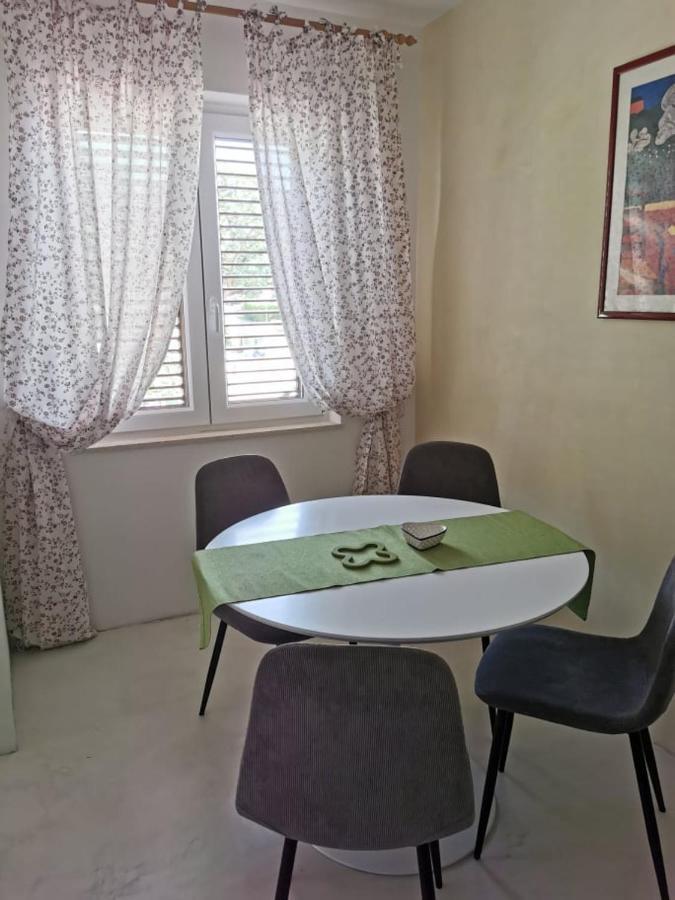 App Palcic K Apartment Новиград Екстериор снимка